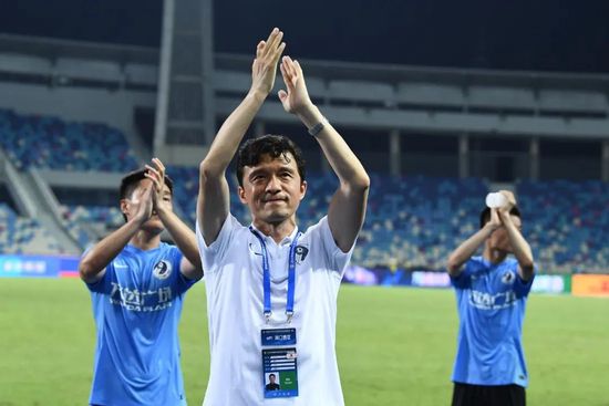 男人皇宫亚洲男人2020
